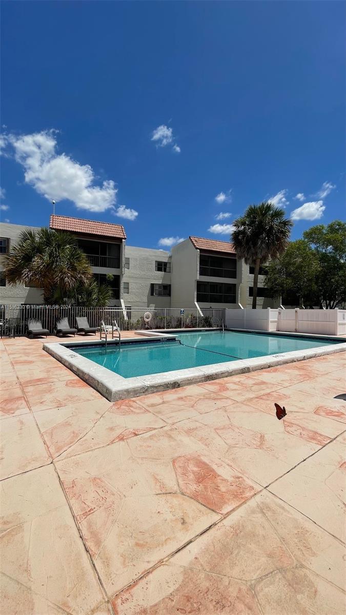 Spacious 2/2 unit with balcony**open concept**Hight end Italian style kitchen cabinetry with granite counter top** 3rd floor with private lobby area **Large bedrooms with in closets ** washer and dryer in unit ** SECURED CAMERA VIDEO SYSTEM** Swimming pool ** Elevator** Storage** Parking area** Well maintained** Access to the Bonaventure Town Center Club a magnificent recreation and community center where you will enjoy Tennis, Basketball and Racquetball Courts, Gym, Bowling alley, large swimming pools Billiards room, Business Center, Aerobics, Library, Theater and more. **FOR INVESTORS, NEED TO OWN THE UNIT FOR 6 MONTHS BEFORE RENTING ** EASY TO SHOW!