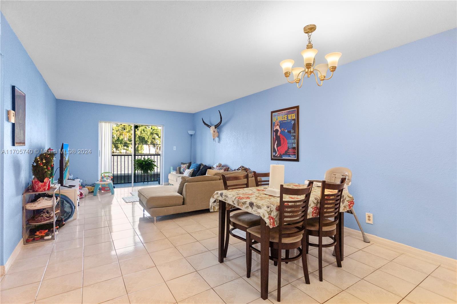 CASA BLANCA CONDO - Residential
