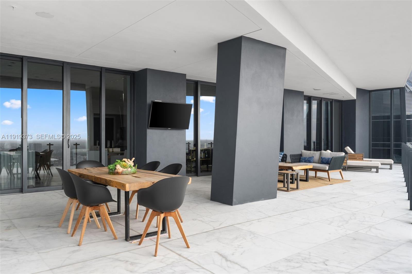 MUSE CONDO - Residential