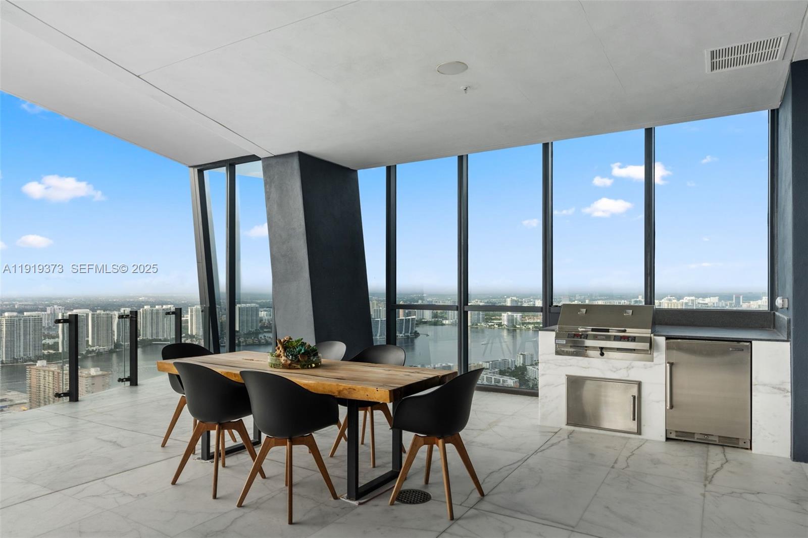 MUSE CONDO - Residential