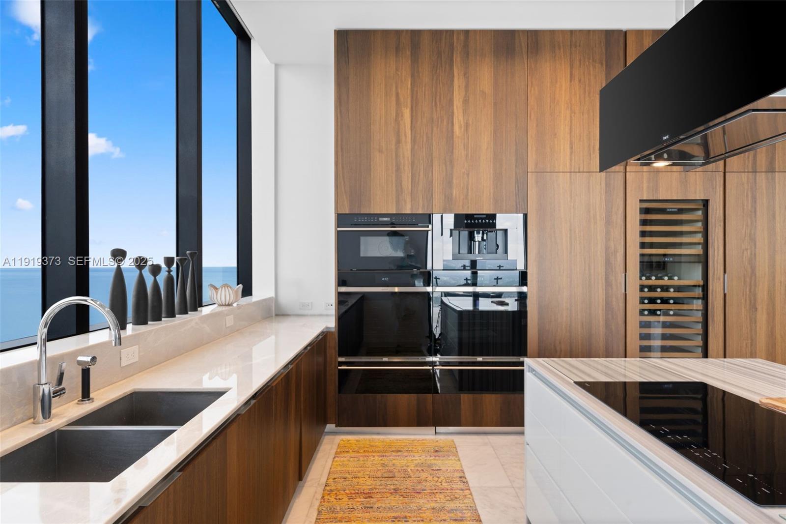 MUSE CONDO - Residential