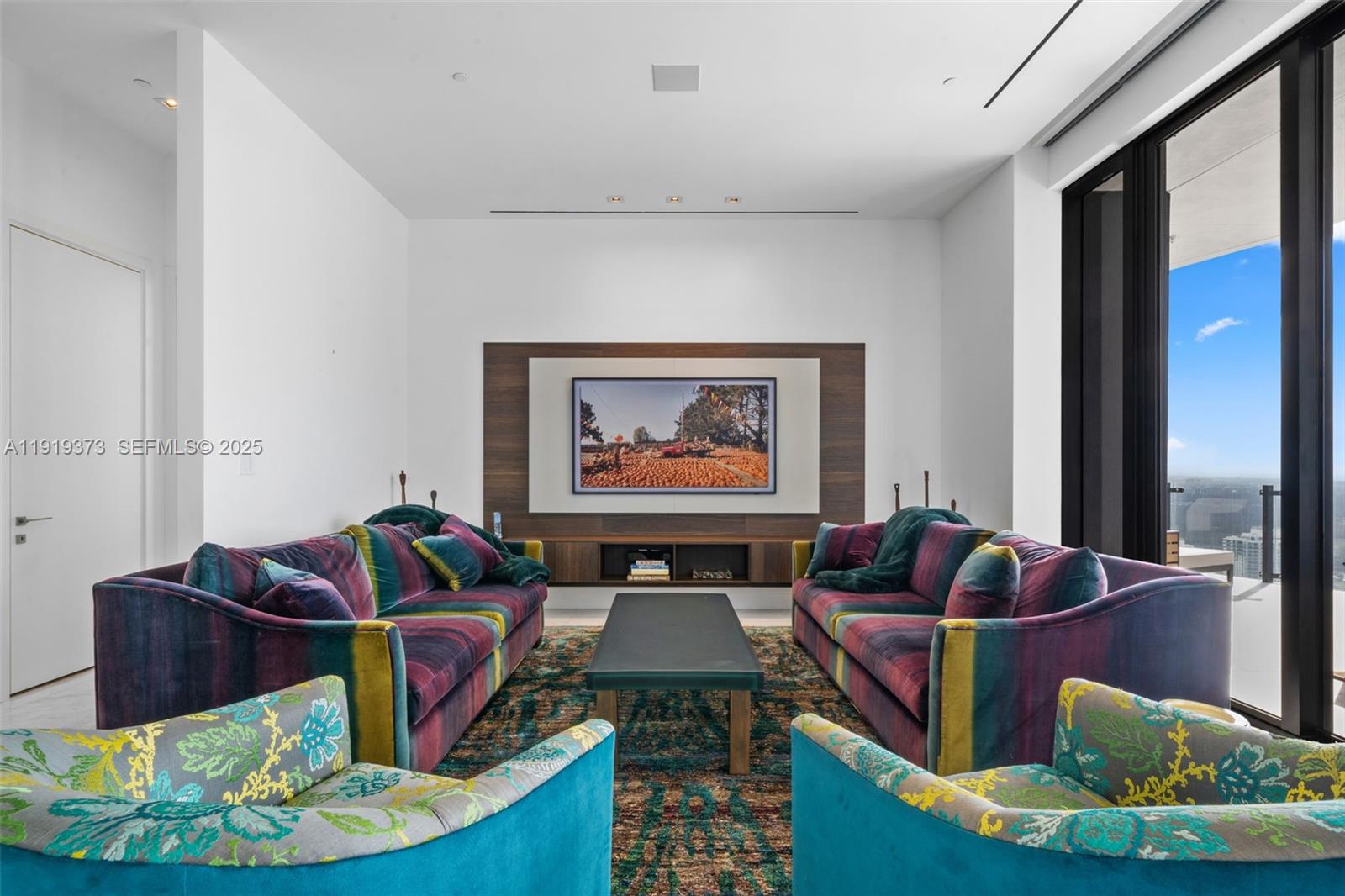 MUSE CONDO - Residential