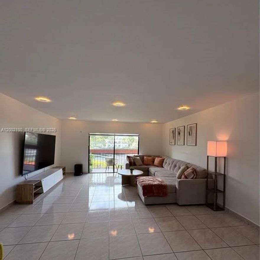 Super spacious apartment, walk-in closet, balcony, community pool and clubhouse, excellent location, close to supermarkets, schools, and everything you need, 2 assigned parking spaces, laundry inside the unit.  
Move in with just the first month’s rent and one security deposit. No association approval required.