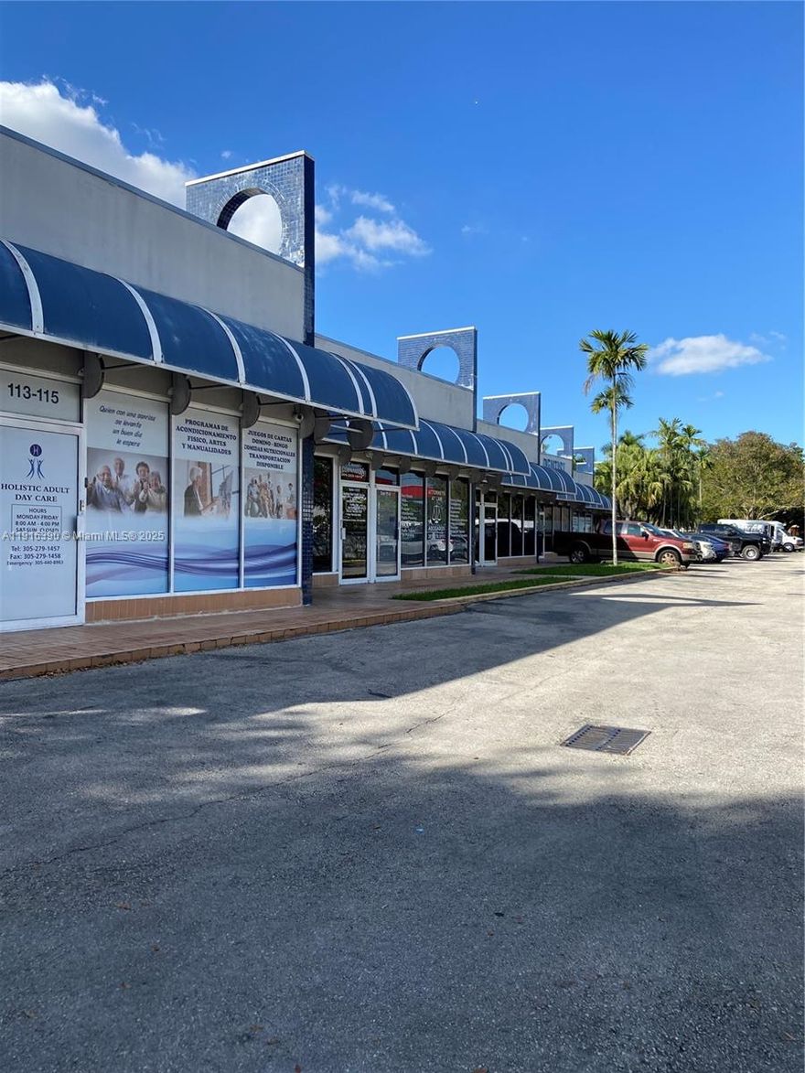 PRIVATE OFFICE. LANDLORD PAYS WATER,ELECTRICITY, TAXES. NO ADDITIONAL FEES OR CAM. 1ST MONTH, LAST MONTH AND SECURITY DEPOSIT REQUIRED. APPROXIMATELY 200 SQ FT. PRIVATE DOOR ENTRANCE. UNFURNISHED