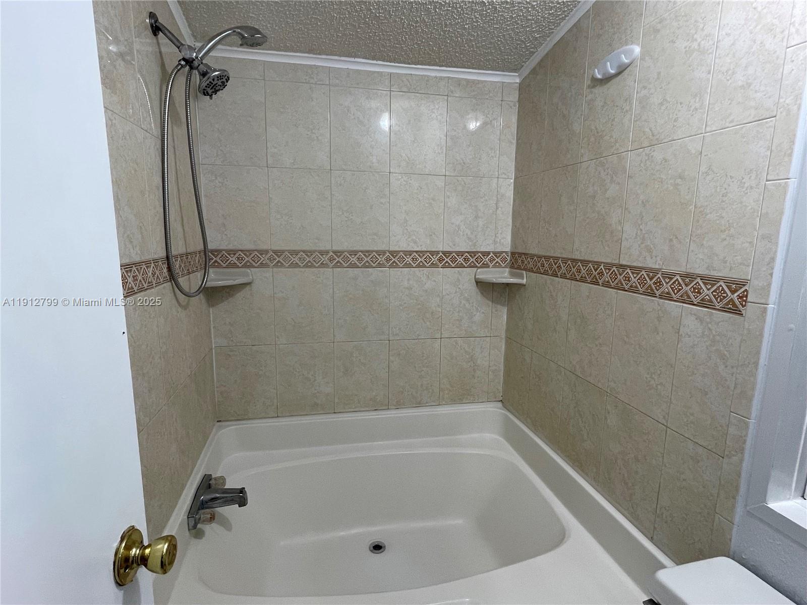 AMERICANA VILLAGE CONDO - Residential Lease