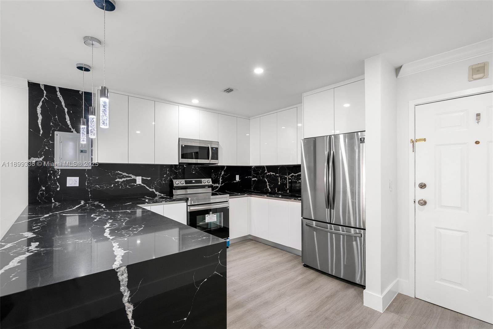 SUNSET PALMS EAST CONDO - Residential Lease