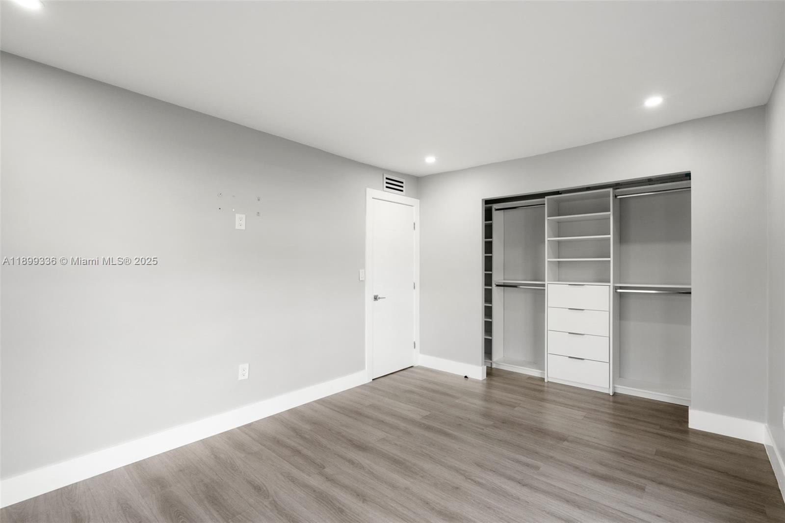 SUNSET PALMS EAST CONDO - Residential Lease