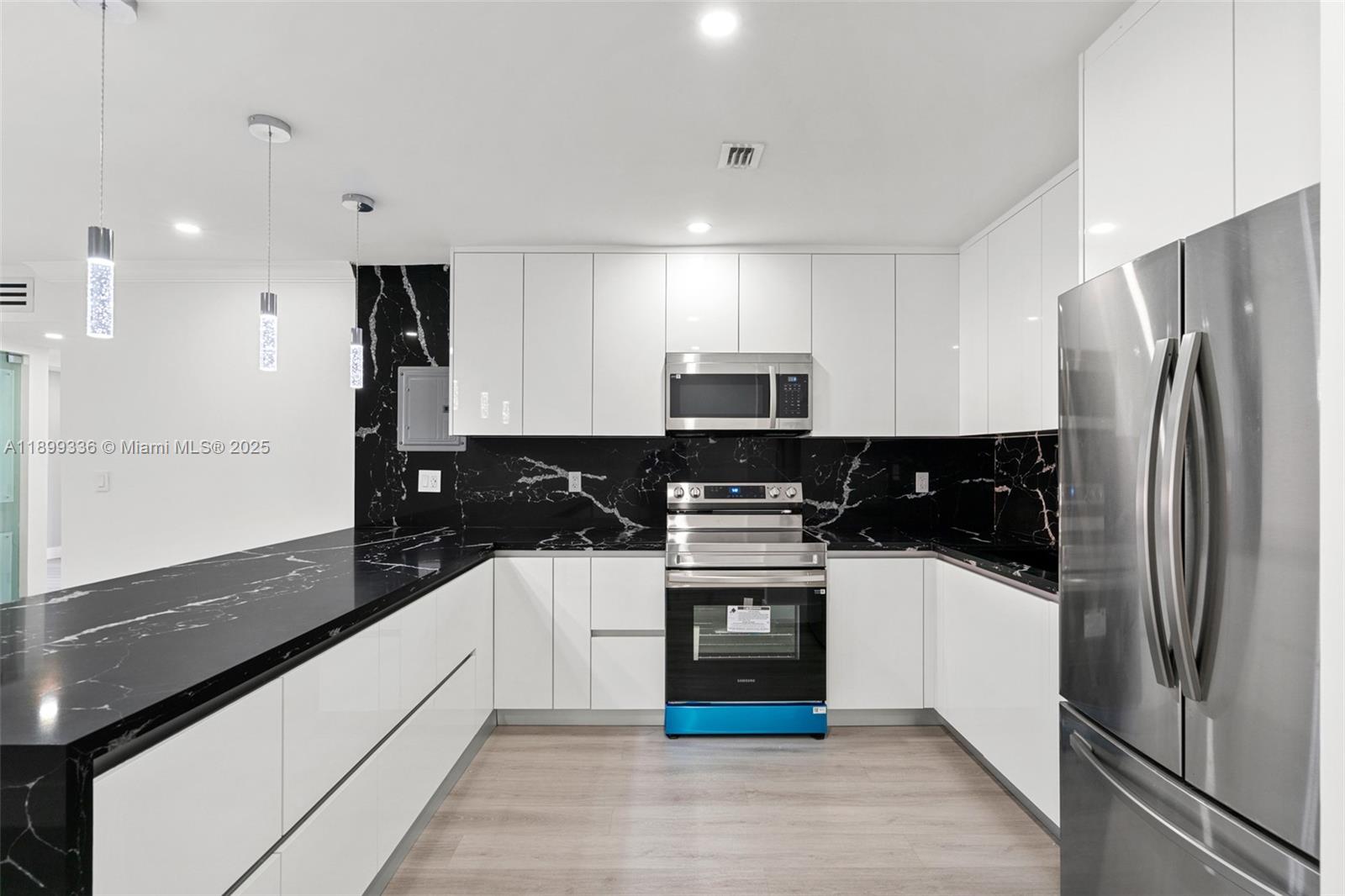 SUNSET PALMS EAST CONDO - Residential Lease