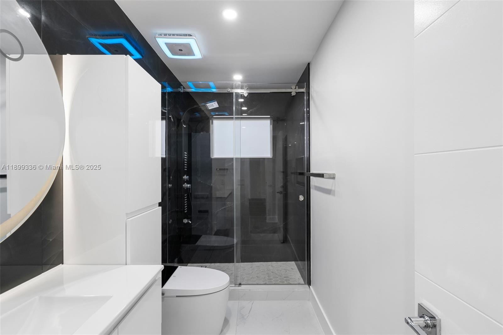 SUNSET PALMS EAST CONDO - Residential Lease