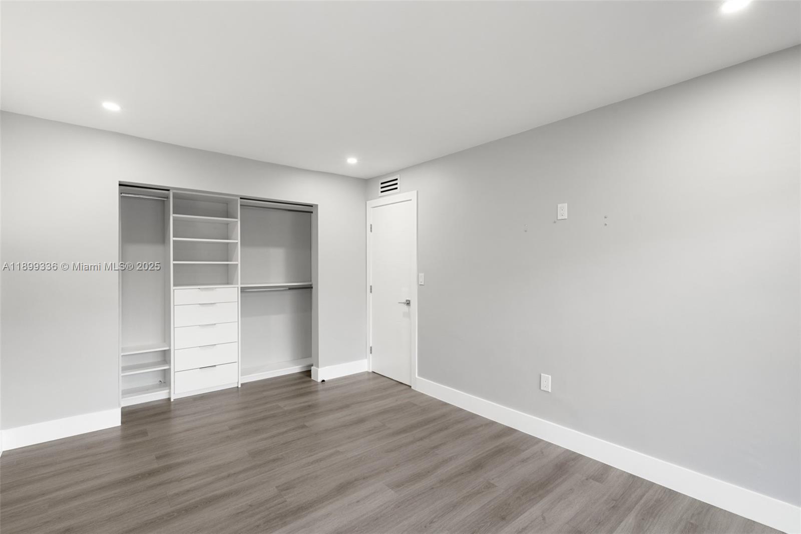 SUNSET PALMS EAST CONDO - Residential Lease