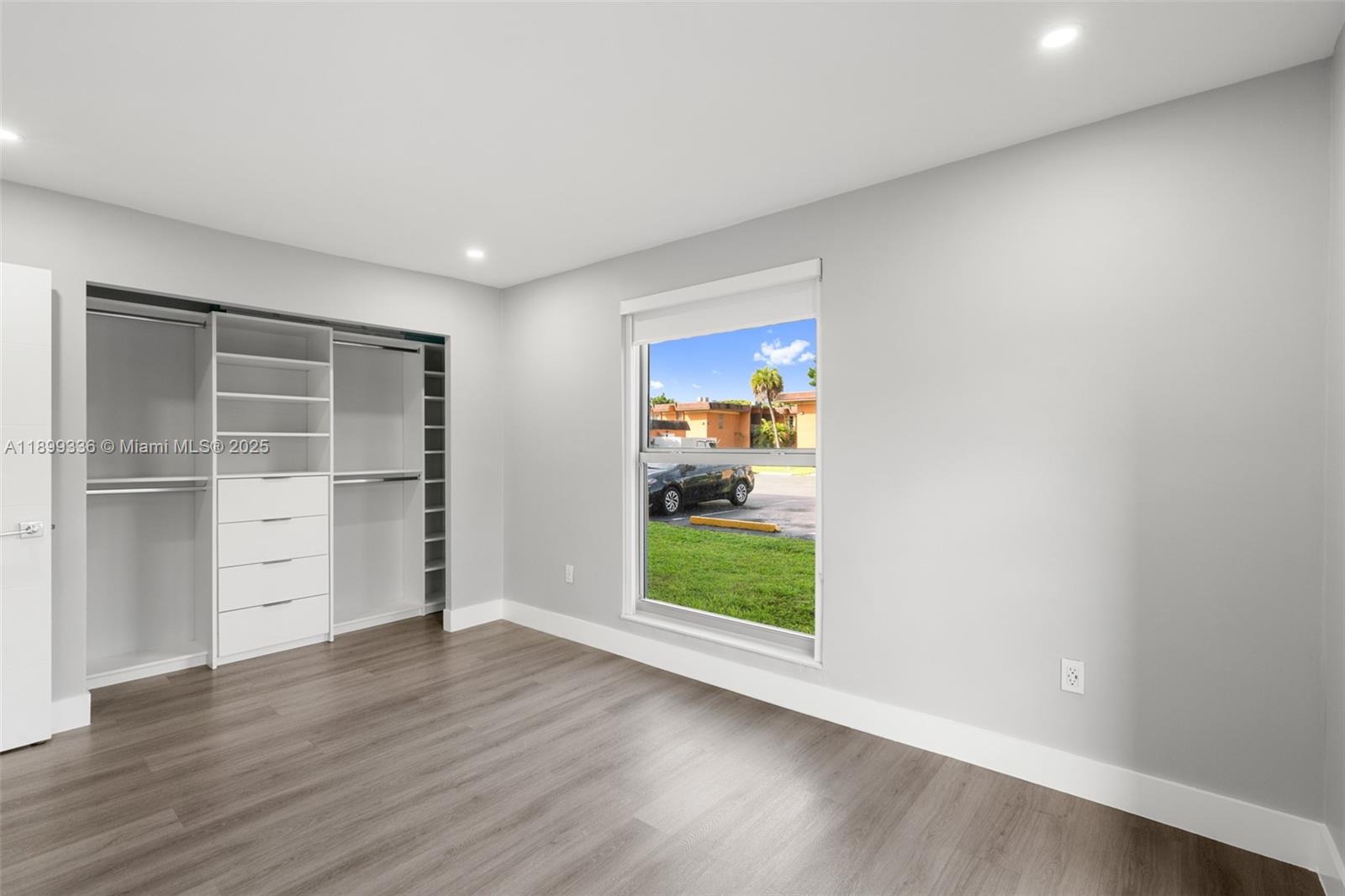 SUNSET PALMS EAST CONDO - Residential Lease