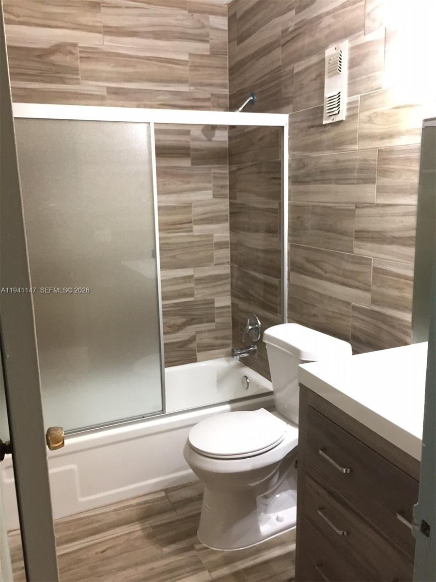 EL LAGO CONDO - Residential