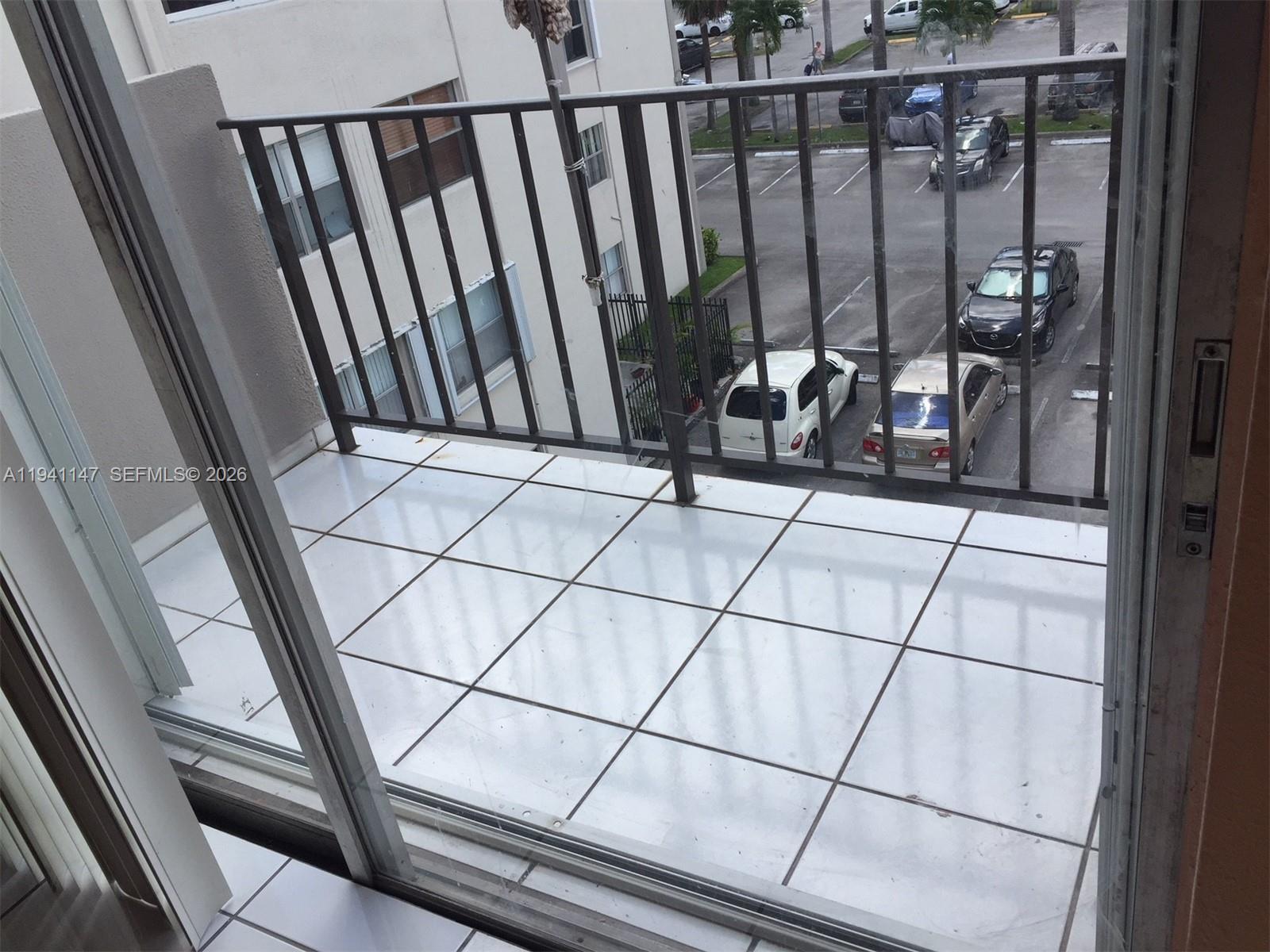 EL LAGO CONDO - Residential