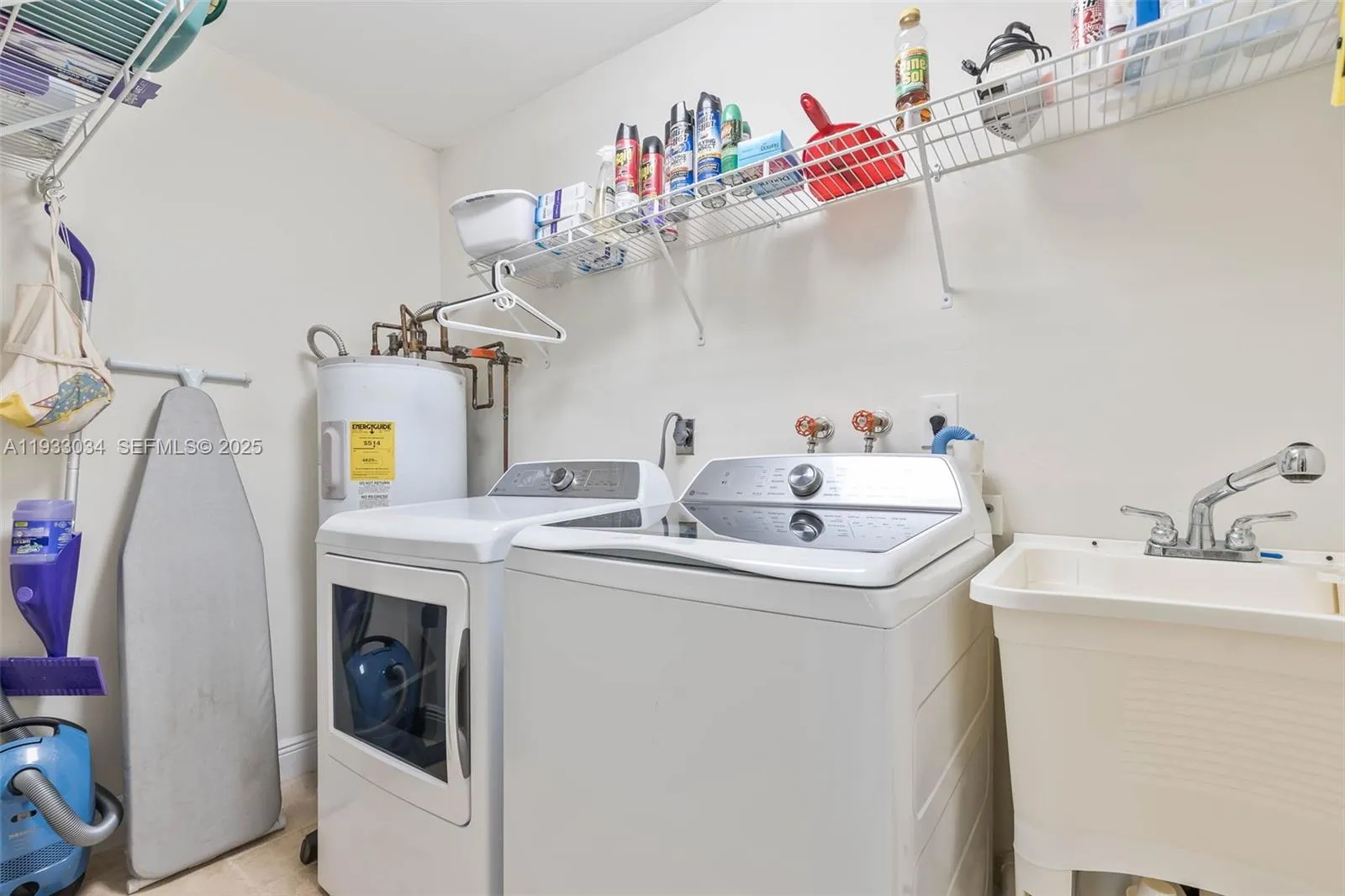 Palmetto Bay, Florida 33157, United States, 4 Bedrooms Bedrooms, ,3 BathroomsBathrooms,Residential,Active,257373