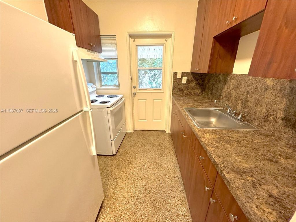 Photo of 501 SE 12th Ct #1-2, Fort Lauderdale, FL 33316 (MLS # A11987007)