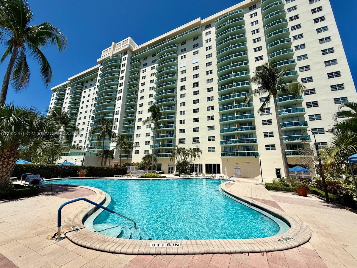 OCEANVIEW BUILDING A COND - Residential