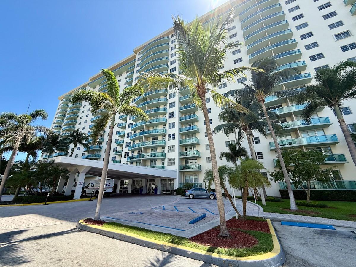 OCEANVIEW BUILDING A COND - Residential