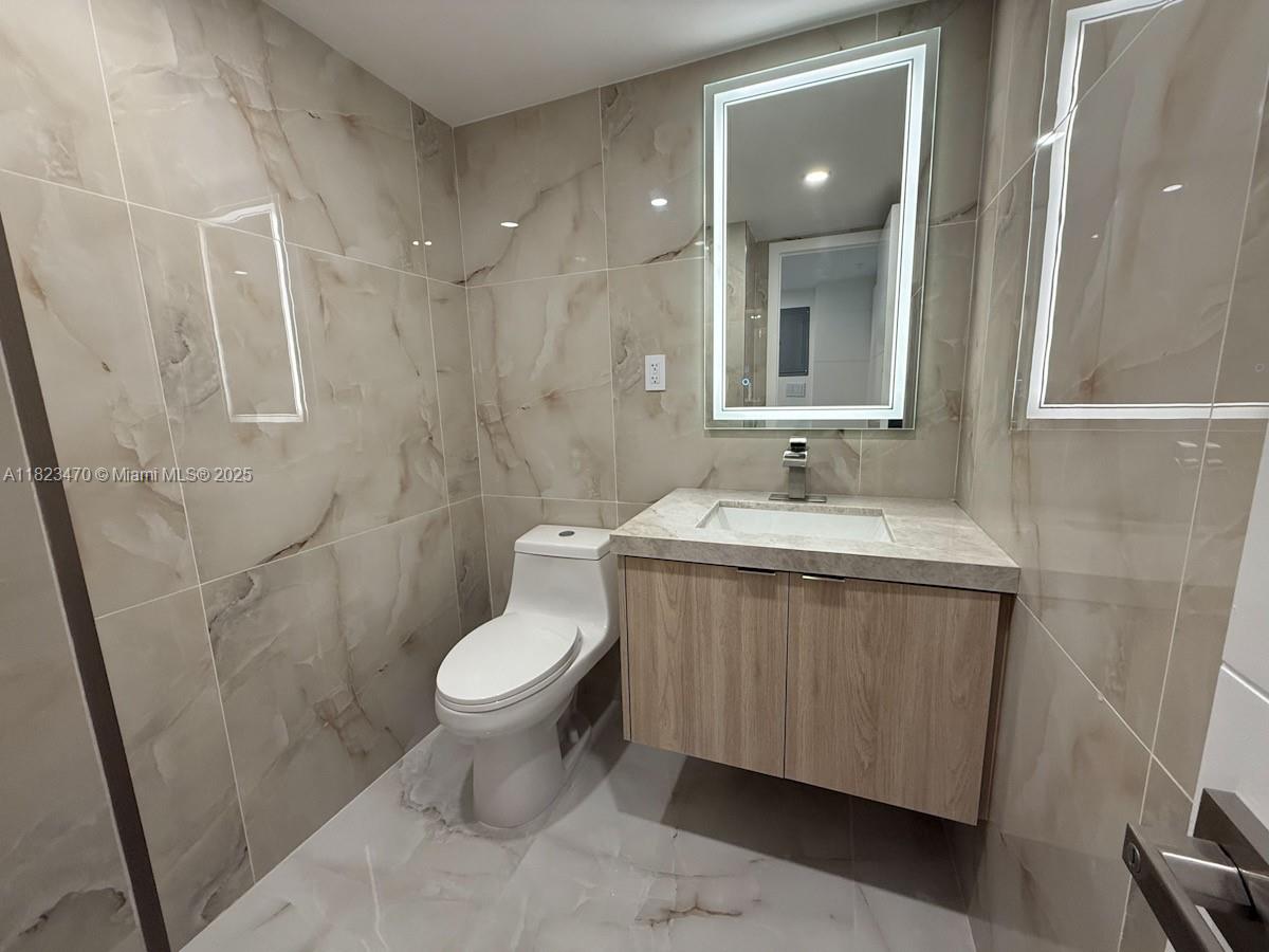 OCEANVIEW BUILDING A COND - Residential