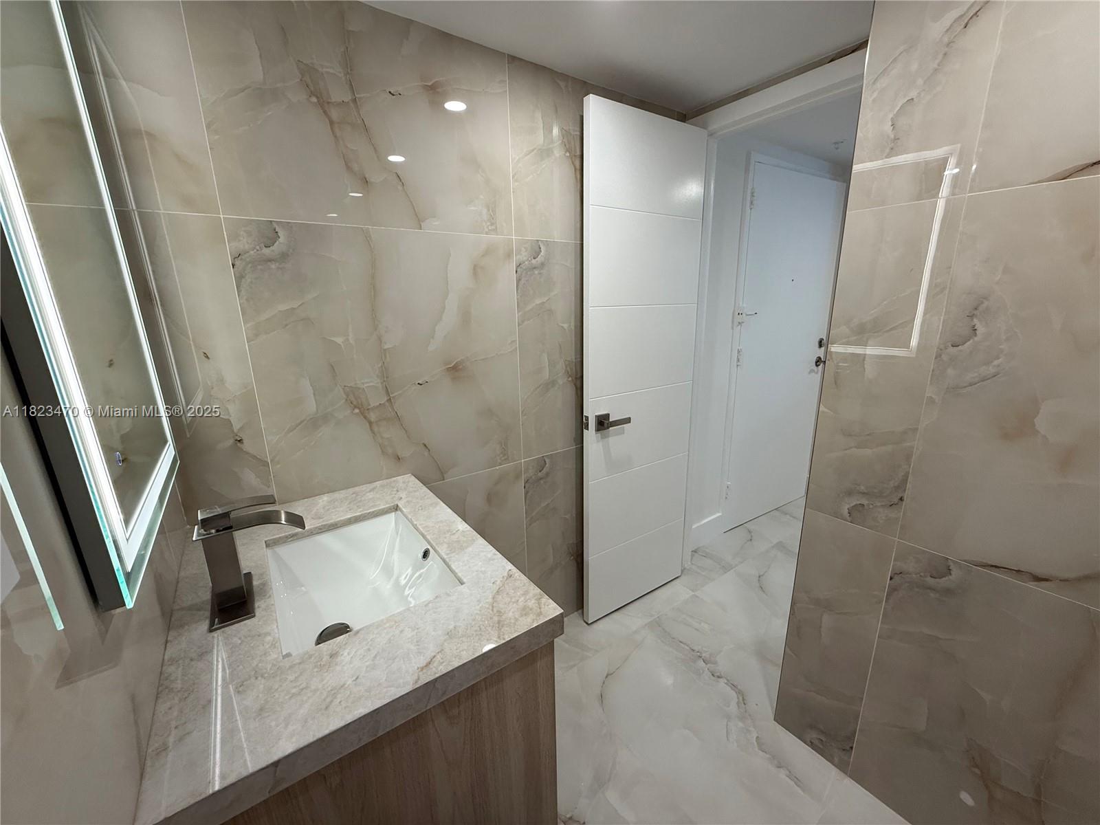 OCEANVIEW BUILDING A COND - Residential