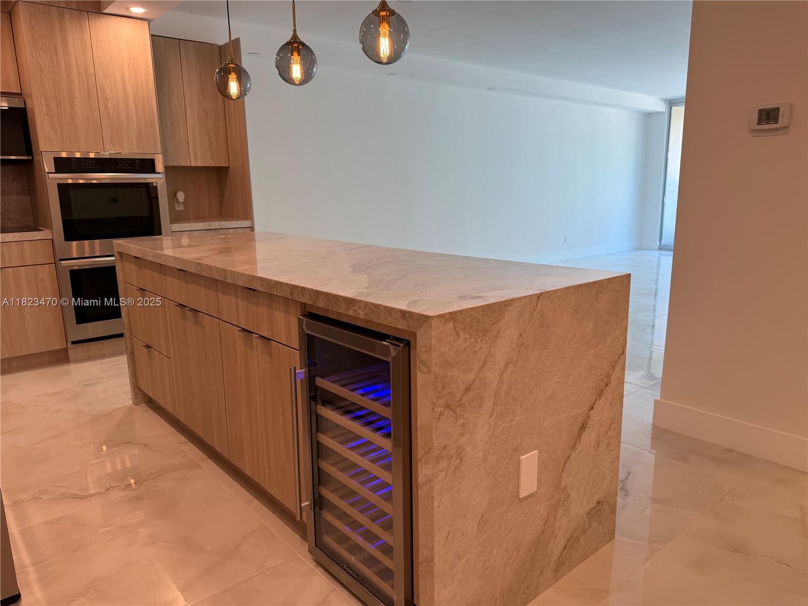 OCEANVIEW BUILDING A COND - Residential