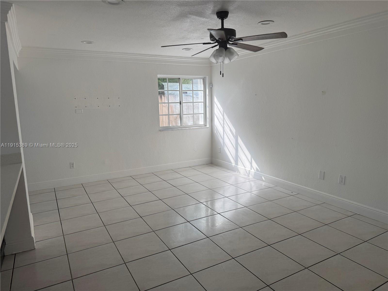 SHORES CALUSA - Residential Lease