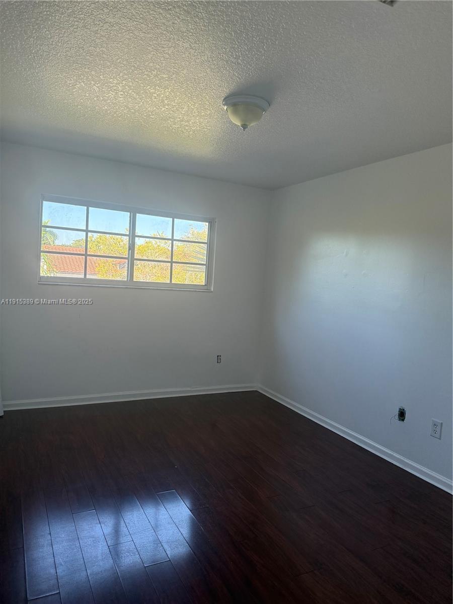 SHORES CALUSA - Residential Lease