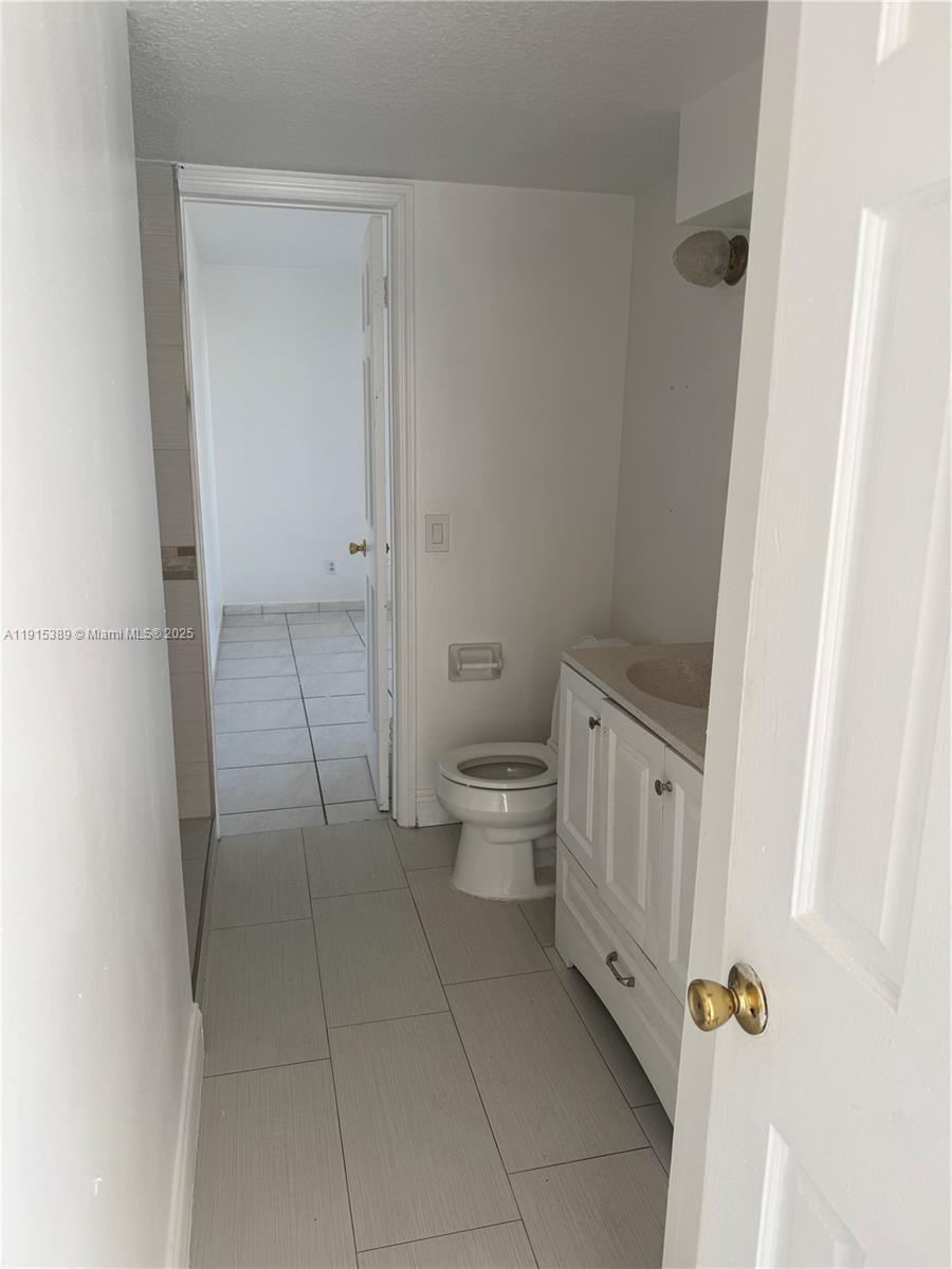 SHORES CALUSA - Residential Lease