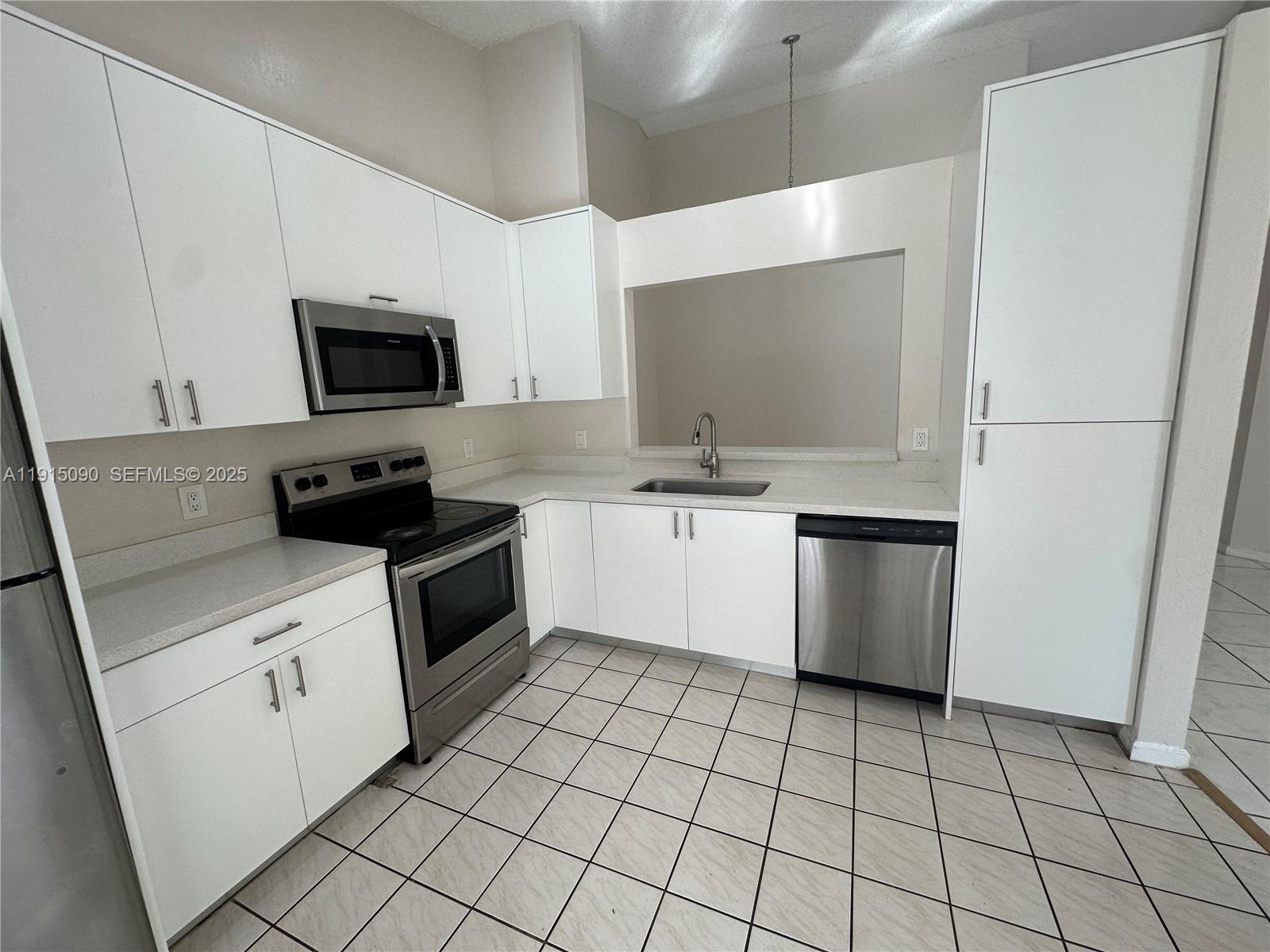 BOCA RIDGE PARK CONDO - Residential Lease