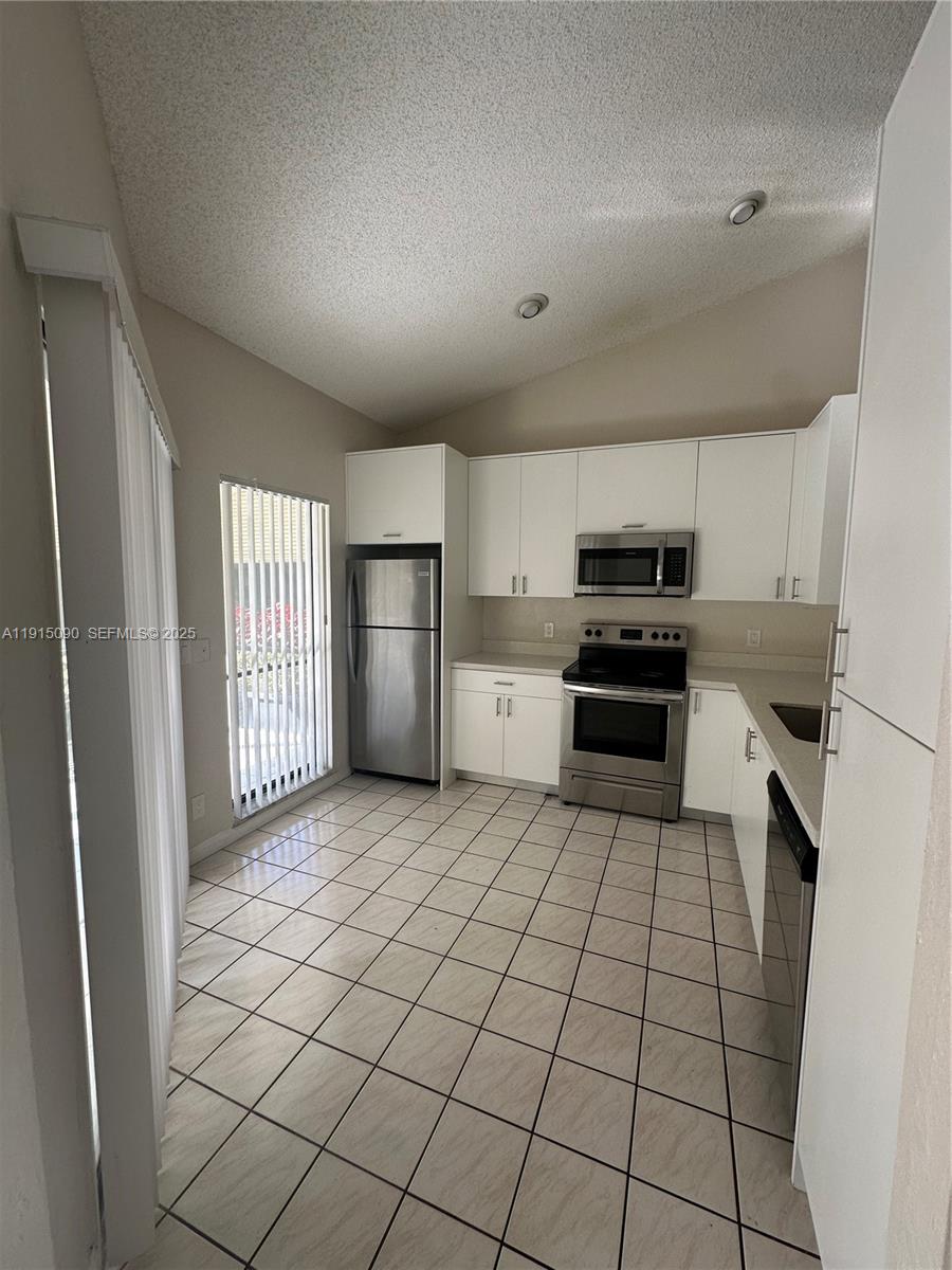 BOCA RIDGE PARK CONDO - Residential Lease