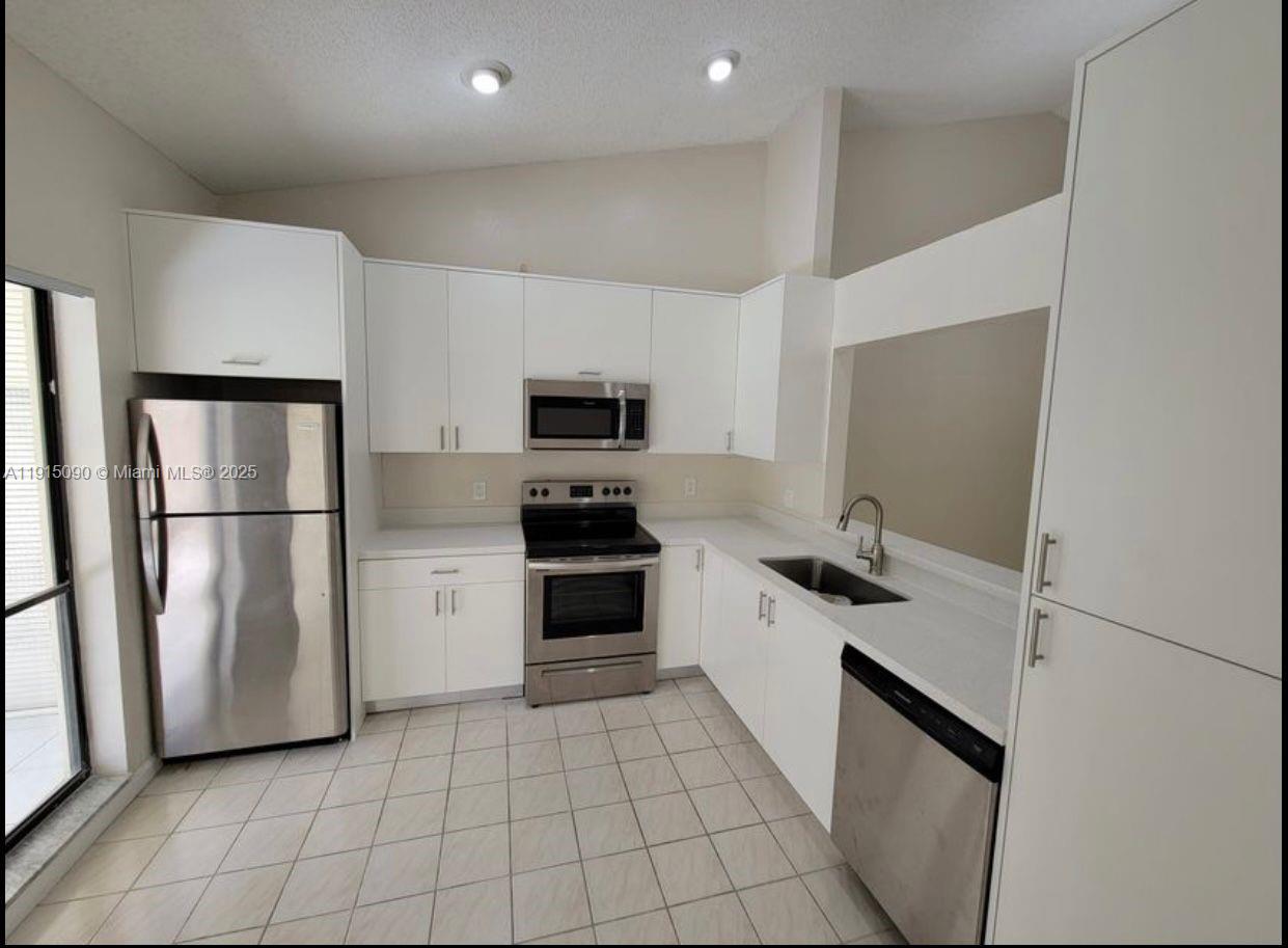 BOCA RIDGE PARK CONDO - Residential Lease