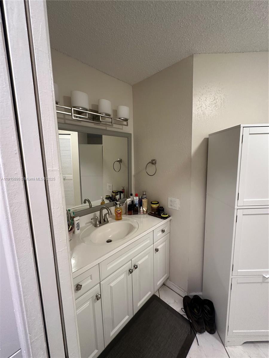 BOCA RIDGE PARK CONDO - Residential Lease