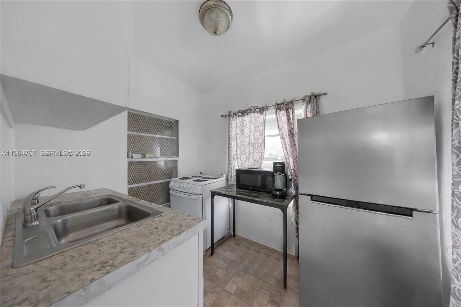 PORTLAND PLACE - Residential Income