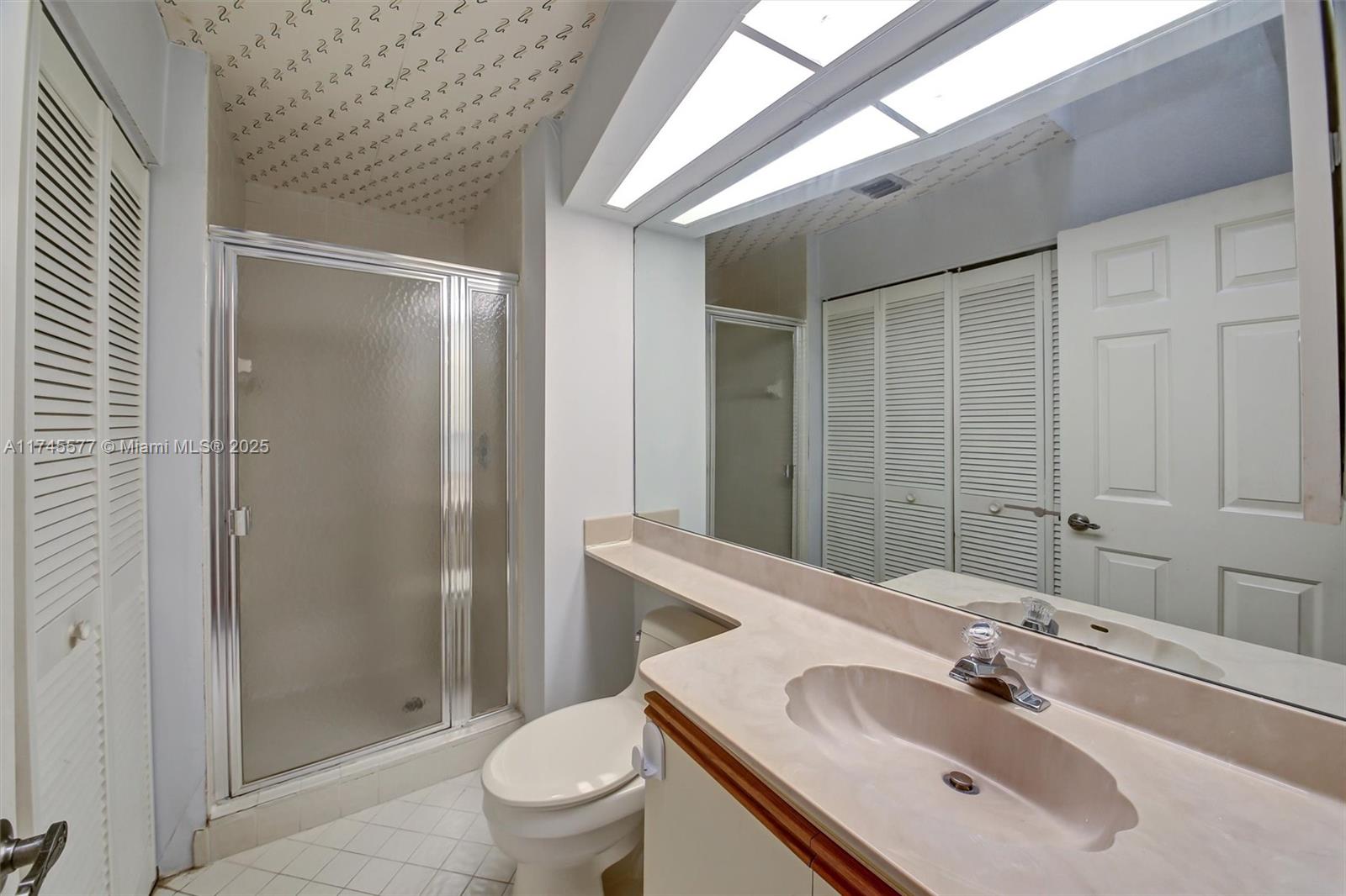 LA PAZ AT BOCA POINTE - Residential Lease