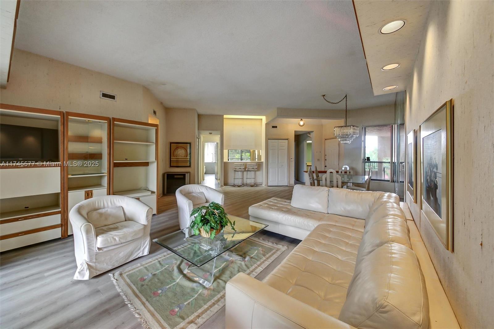 LA PAZ AT BOCA POINTE - Residential Lease