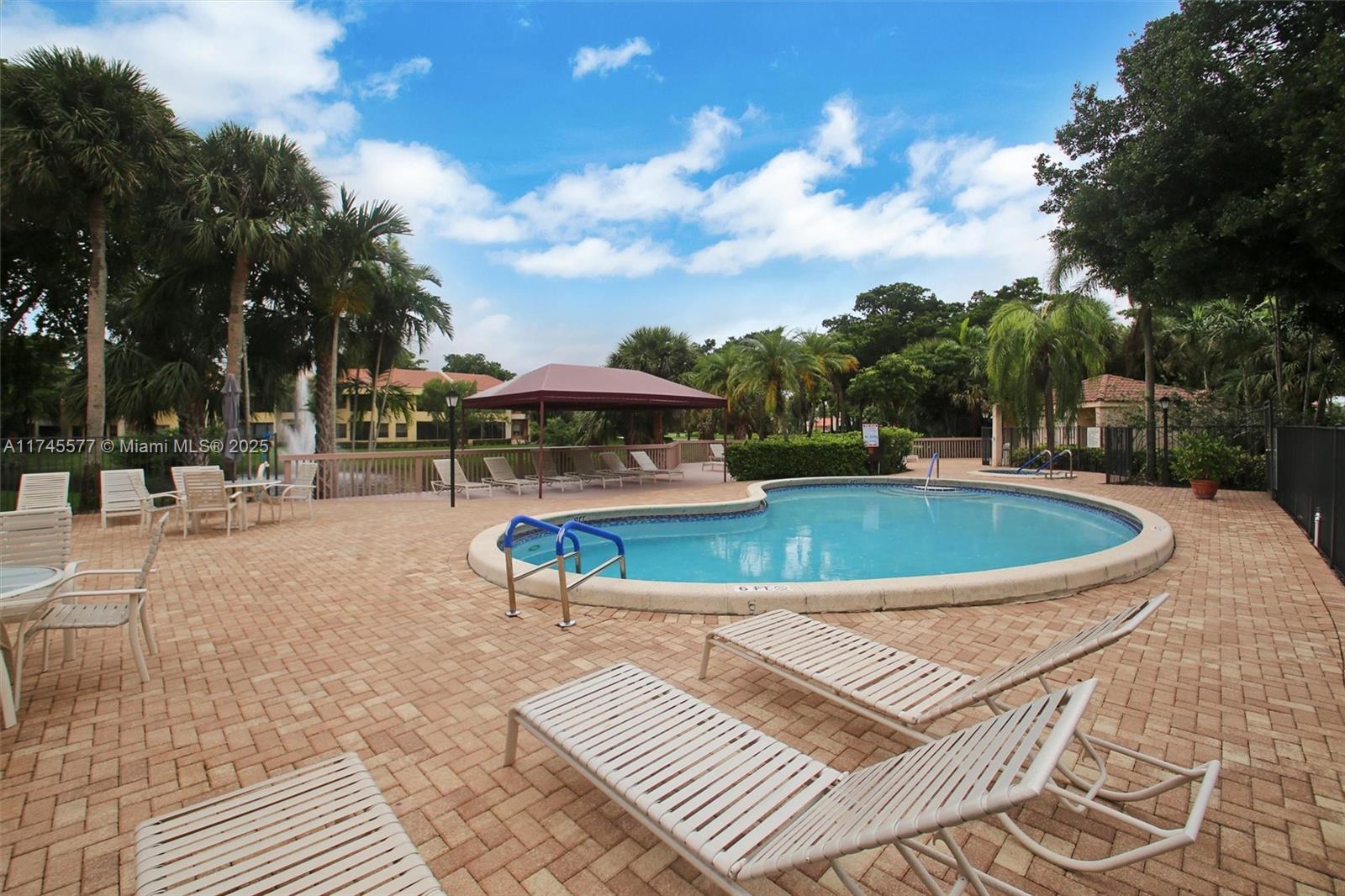 LA PAZ AT BOCA POINTE - Residential Lease
