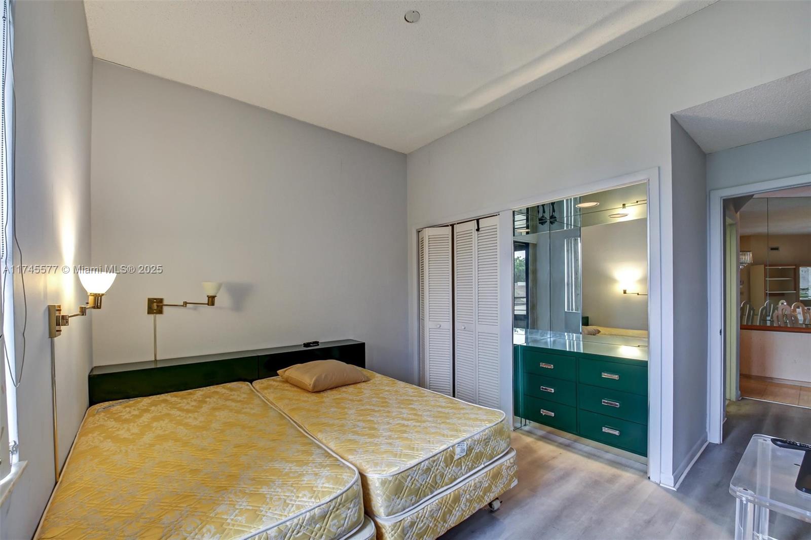 LA PAZ AT BOCA POINTE - Residential Lease