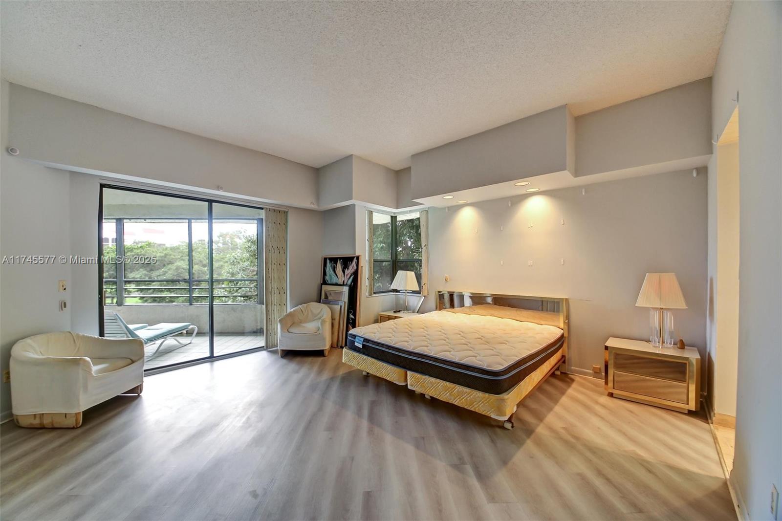 LA PAZ AT BOCA POINTE - Residential Lease