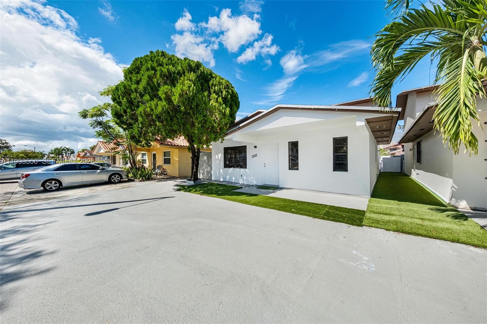TWIN ROSE CONDO III 10/3 - Residential Lease