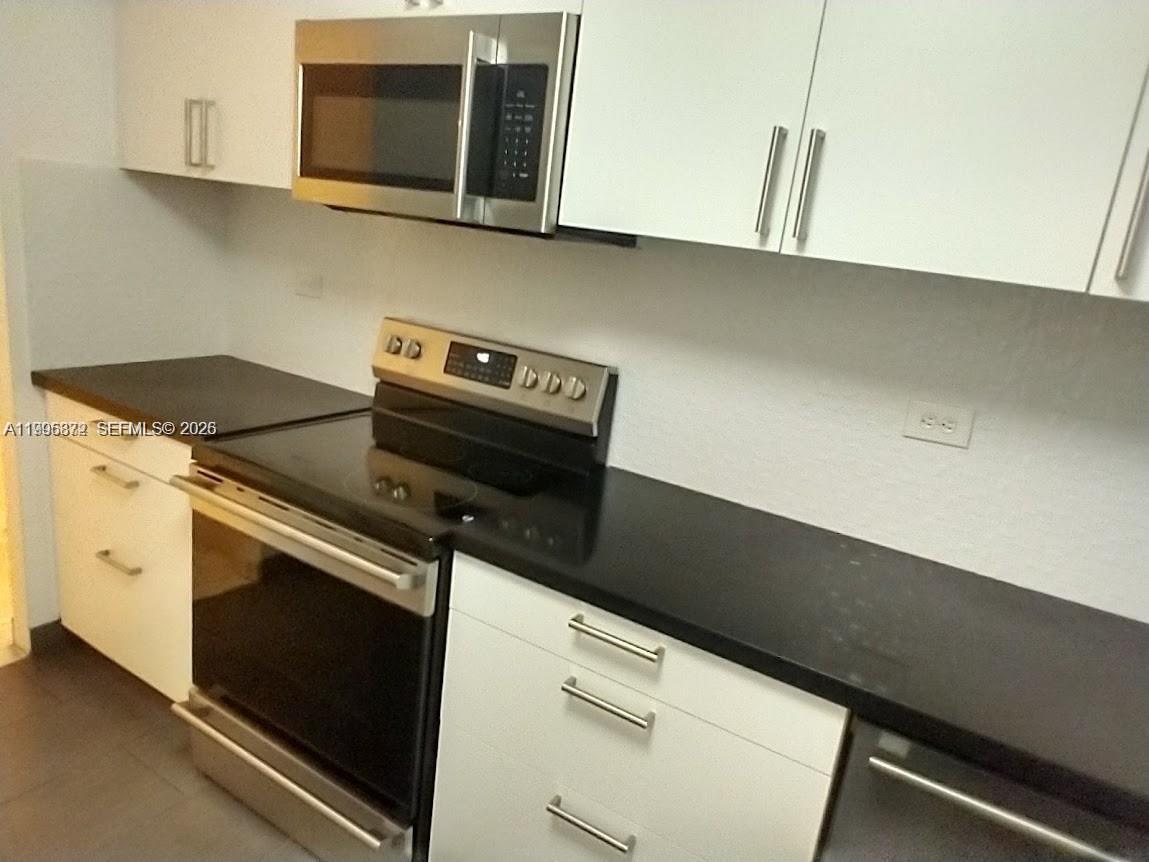 MAISON GRANDE CONDO - Residential Lease