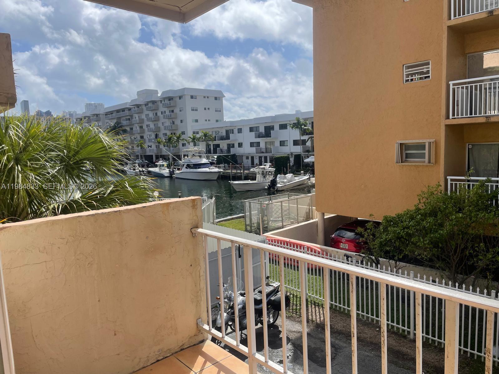 3522 NE 171st St 206