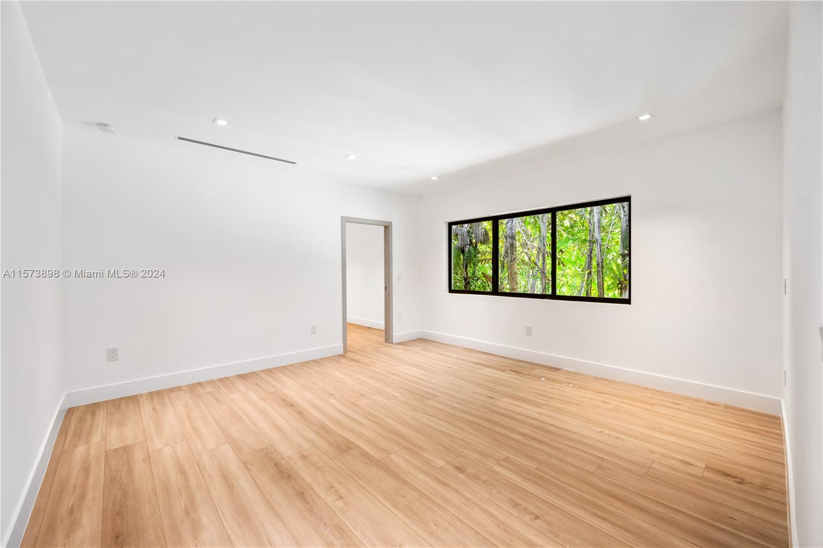 BRICKELL ESTATES - Residential