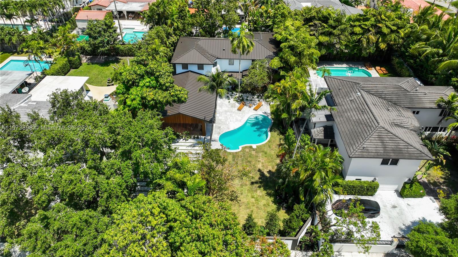 BRICKELL ESTATES - Residential