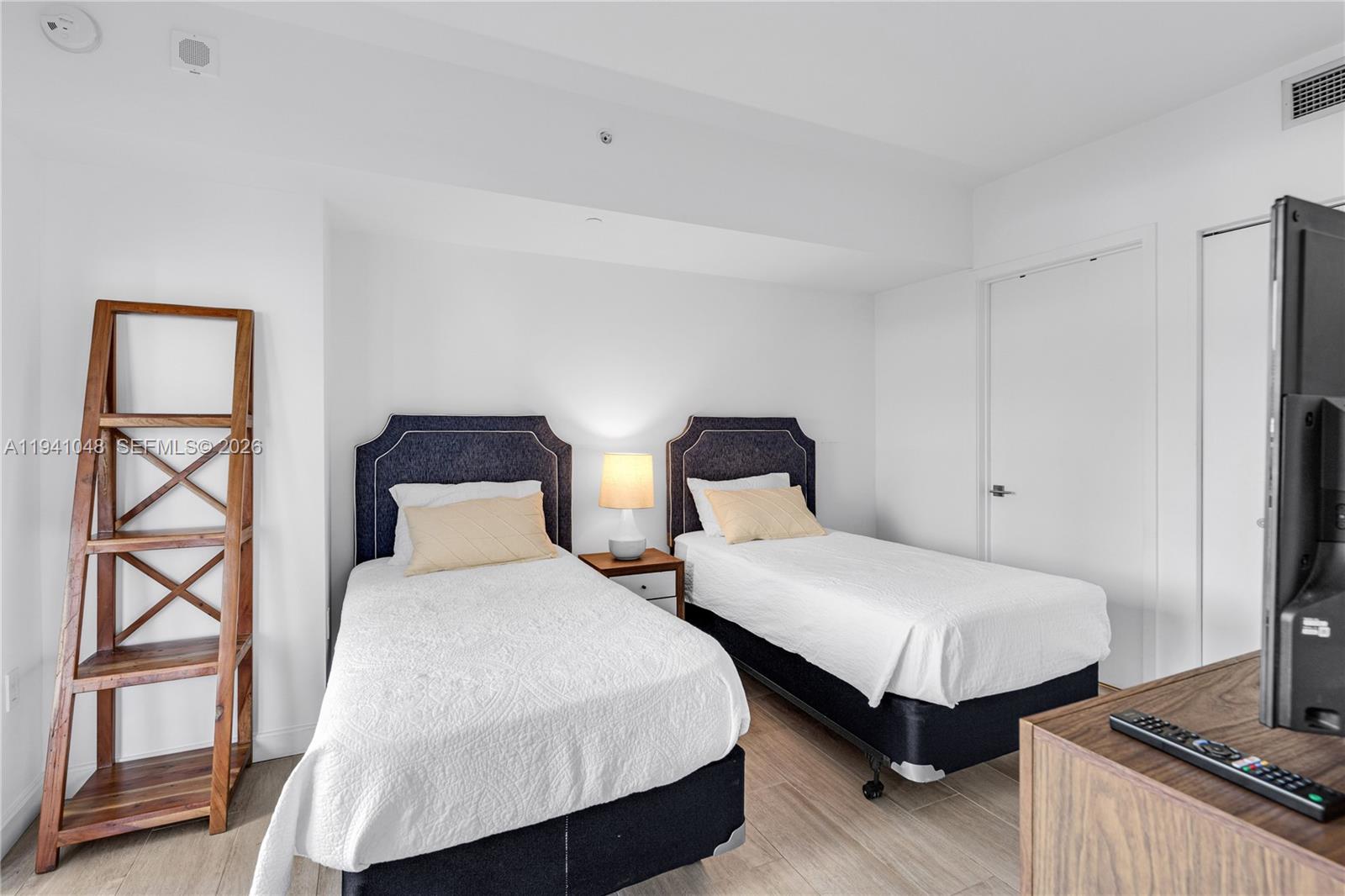 BRICKELL HEIGHTS EAST CON - Residential Lease