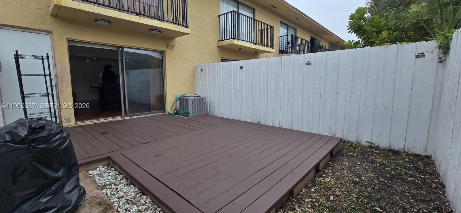 KENDALE WOODS CONDO - Residential