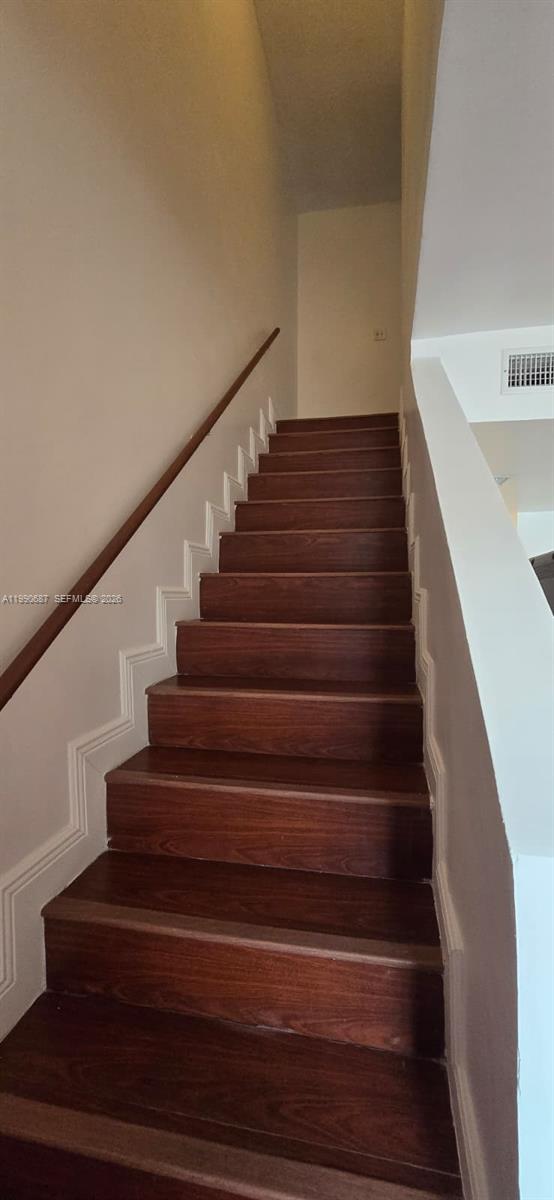 KENDALE WOODS CONDO - Residential