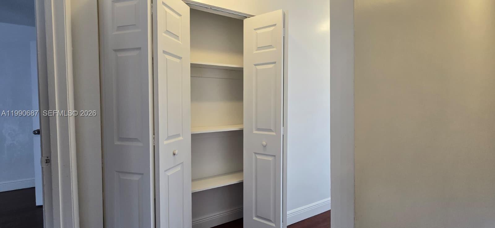 KENDALE WOODS CONDO - Residential