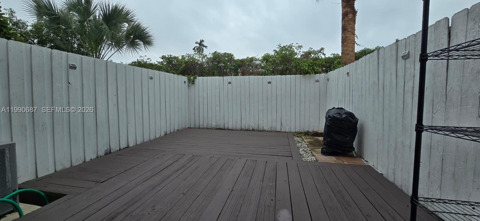 KENDALE WOODS CONDO - Residential