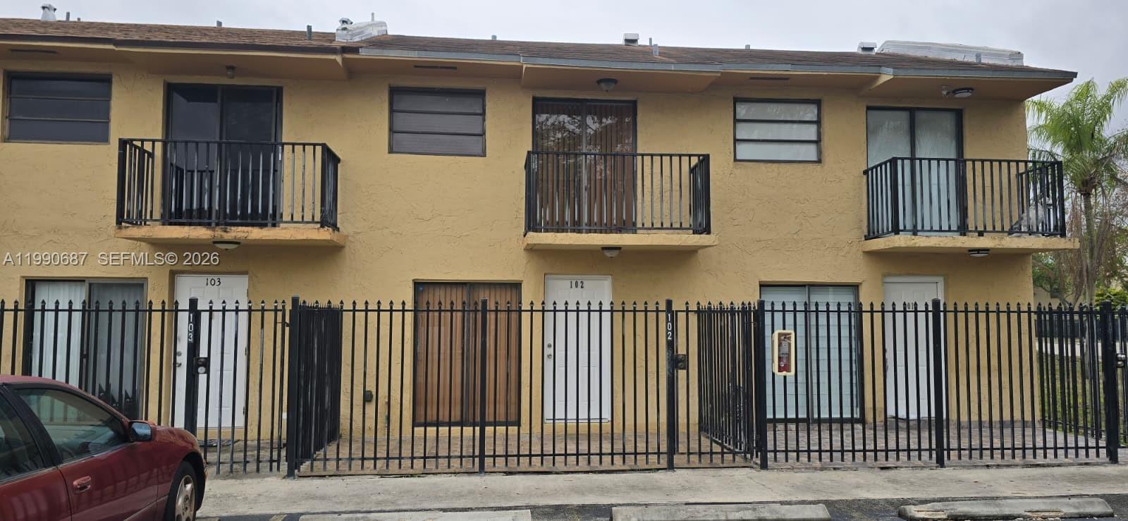 KENDALE WOODS CONDO - Residential