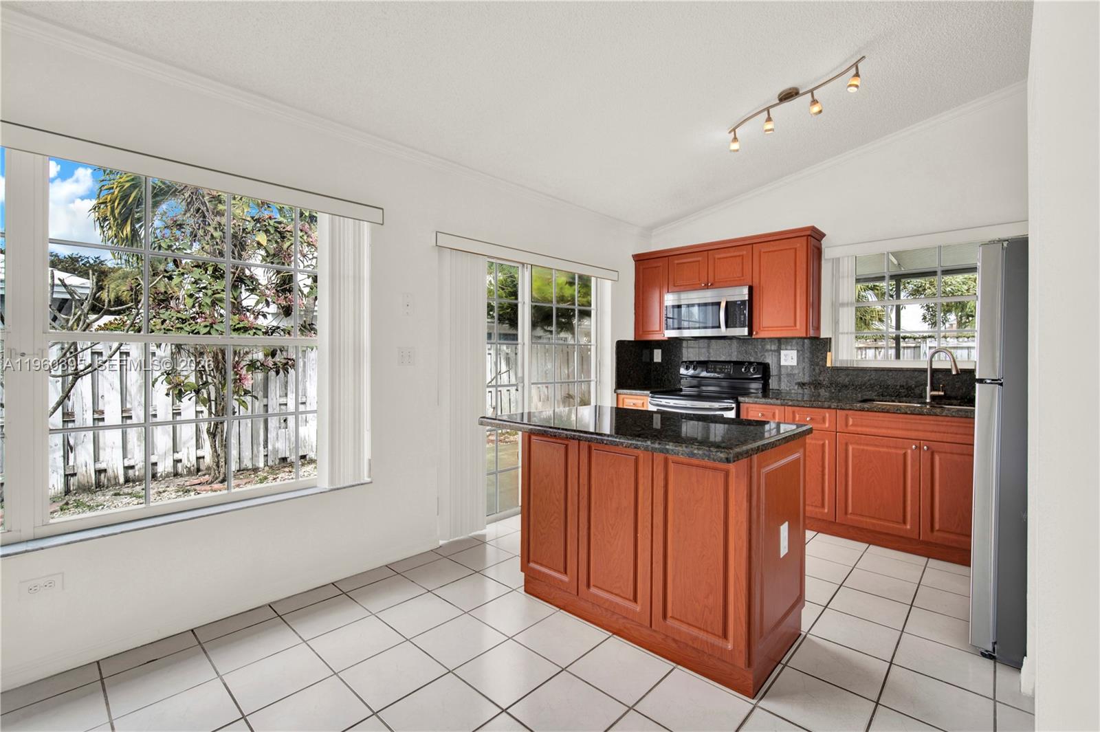 CORAL CREEK - Residential