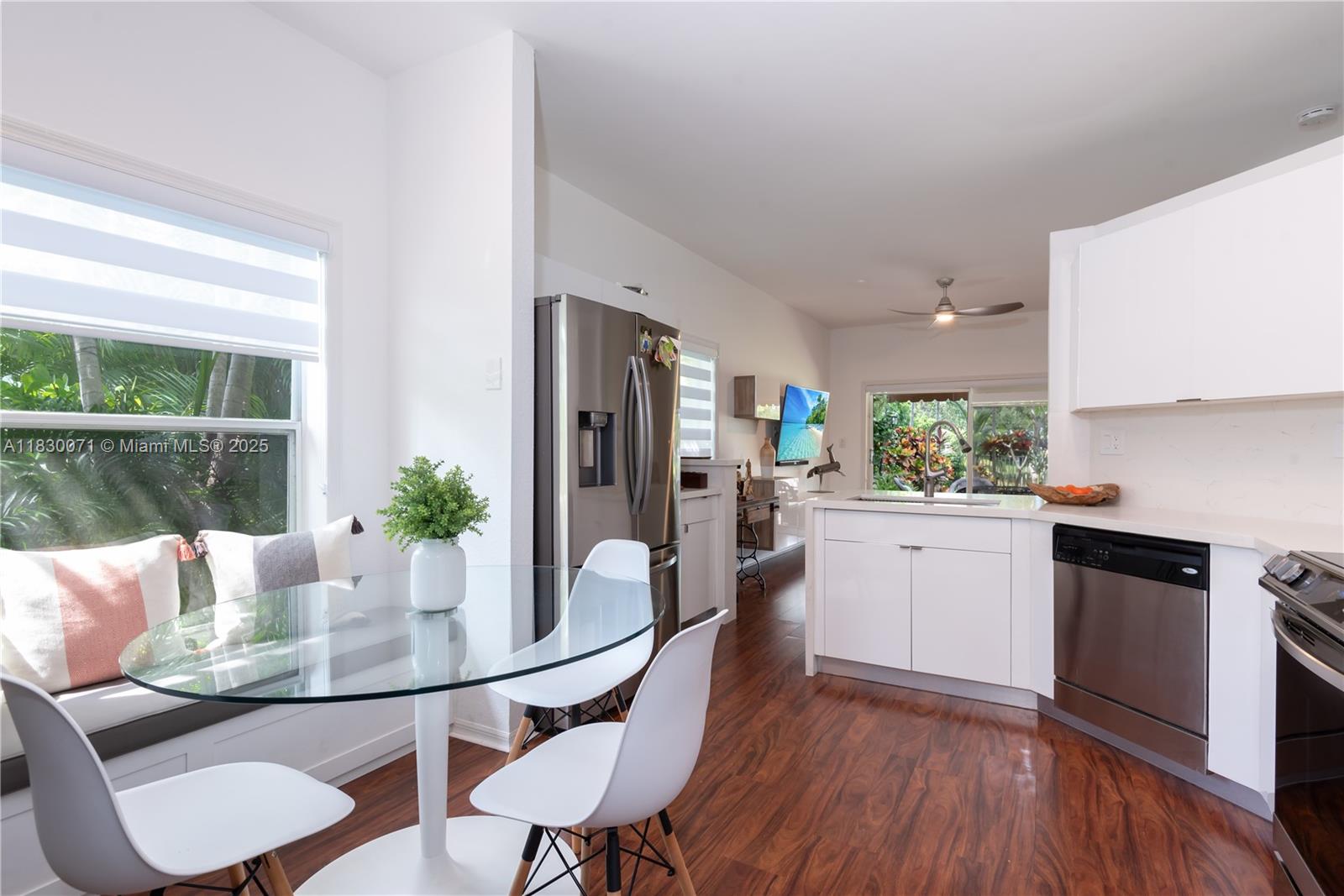 SAPPHIRE SHORES-SAPPHIRE - Residential